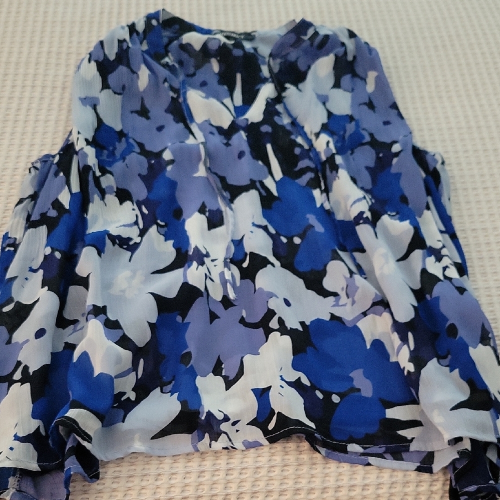 Ellen Tracy Blue and Black Floral Blouse